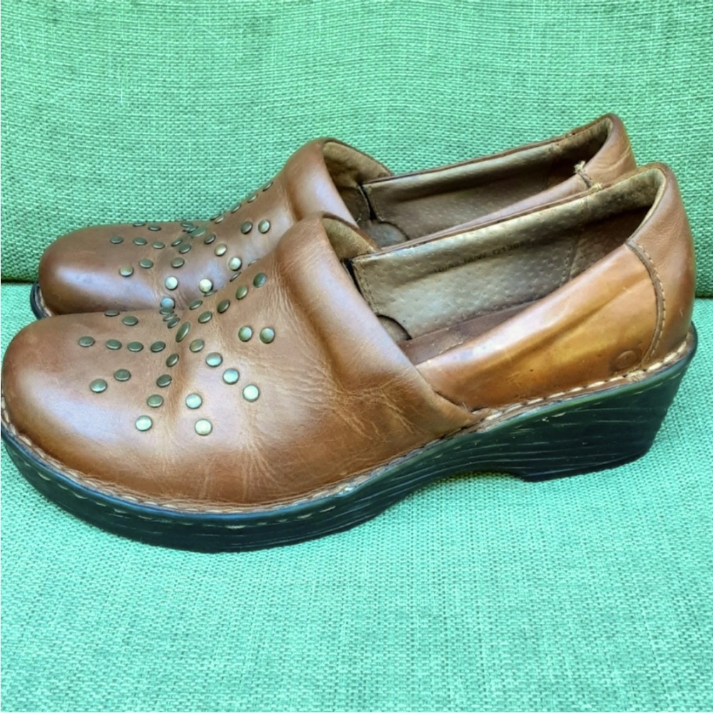 Born Studded Starburst Mule Leather Clogs size 10